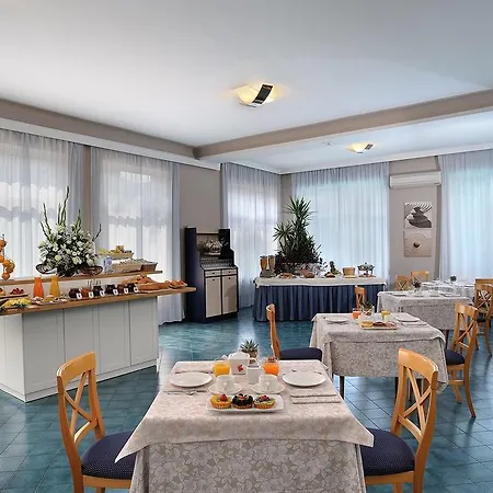 Raffy Family & Bike Hotel Diano Marina